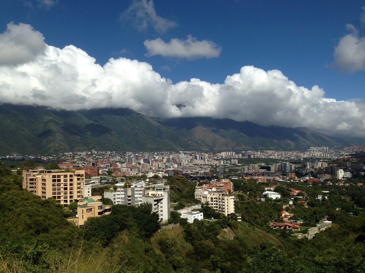 caracas, city, valley above-264581.jpg
